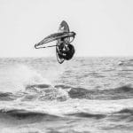 Wing foil : figure sur le surf foil