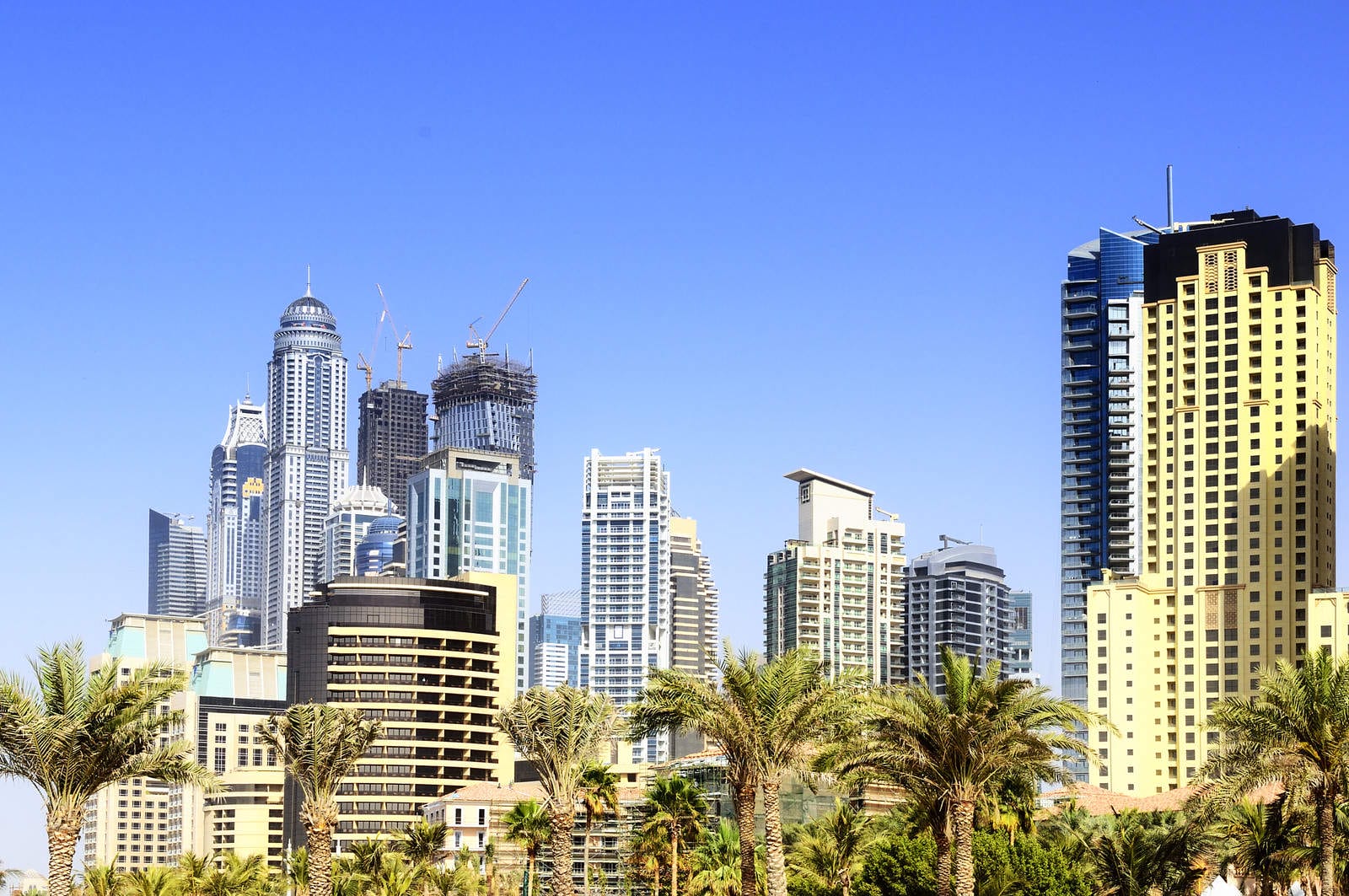 Lire la suite à propos de l’article Découvrir les incontournables de Dubaï : gratte-ciel, déserts, histoire et loisirs