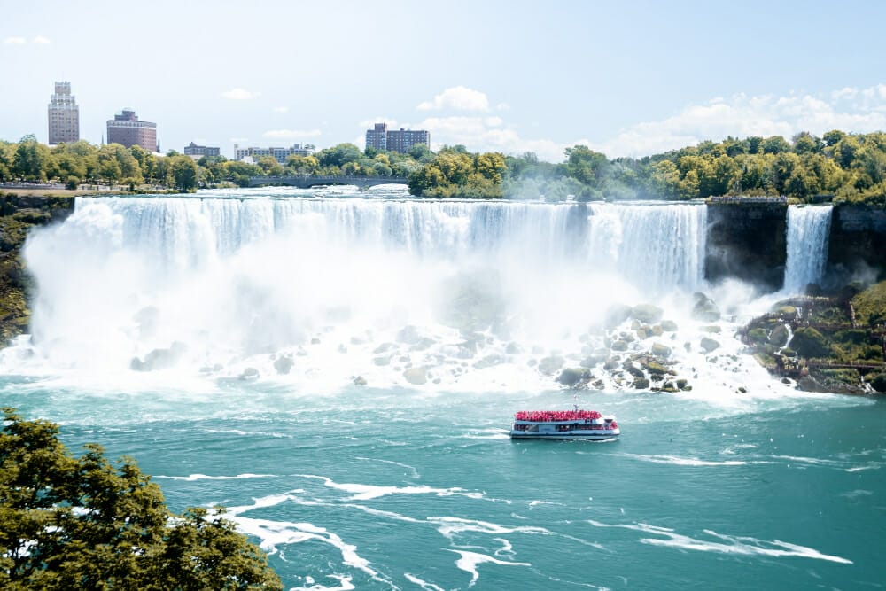 les chutes du Niagara, le plus beau endroit du monde pour y passer quelques jours éblouissant et humidifiant ! La force de la nature sous vos yeux.
