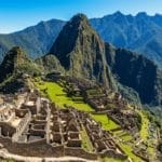 découvrir les ruines de la cité Inca au sommet du Machu Picchu