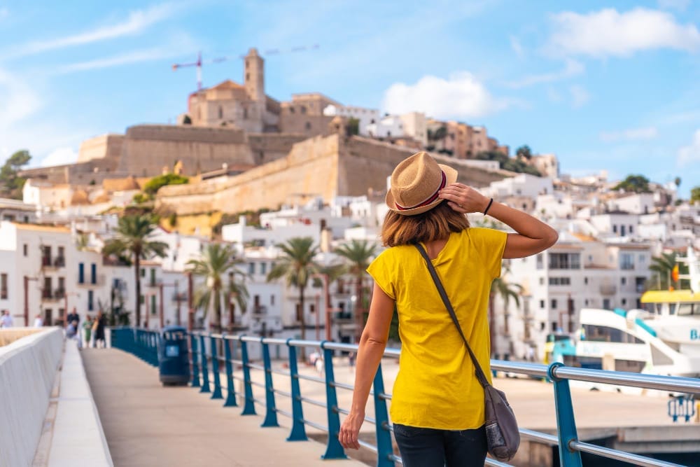 profiter de cas vacances aux Iles Baléares pour découvrir Ibiza