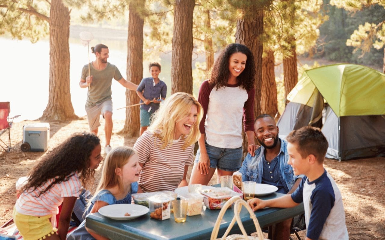 Lire la suite à propos de l’article Pourquoi opter pour le camping lors de vos vacances en famille ?