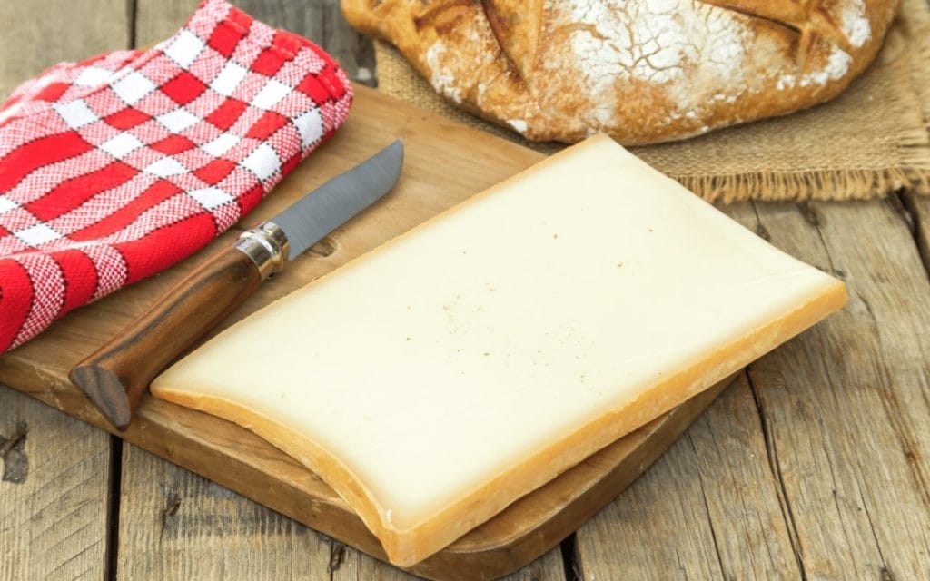 tranche de Beaufort, fromage du Beaufortin